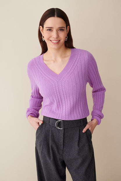 Luna Cable V Neck